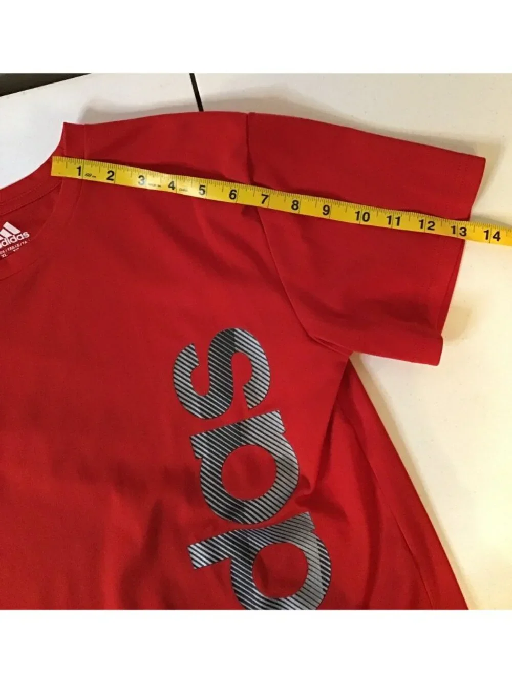 ADIDAS- BOYS SHORT SLEEVE FRONT LOGO GRAPHIC T-SHIRT RED SIZE X- LARGE
